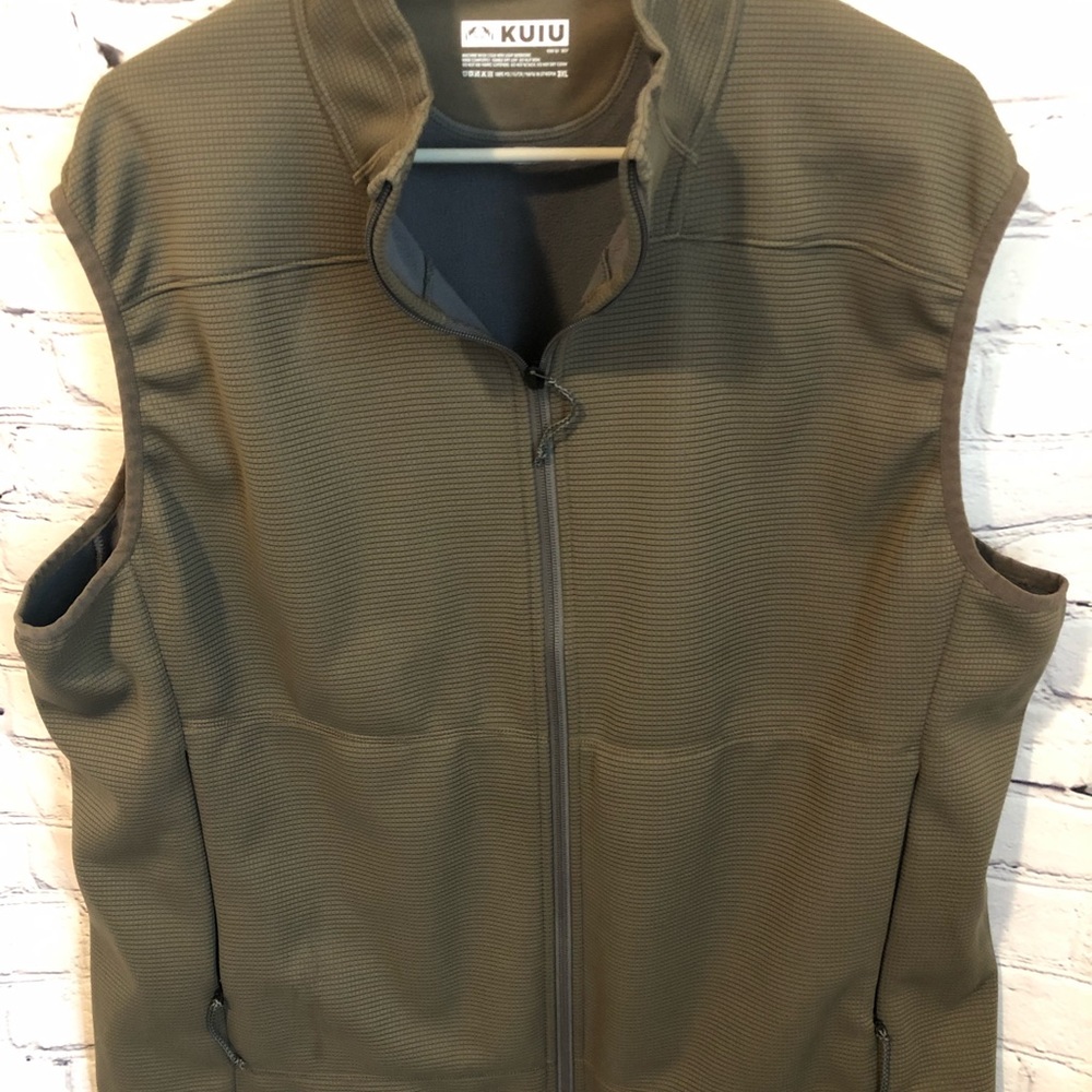 KUIU vest